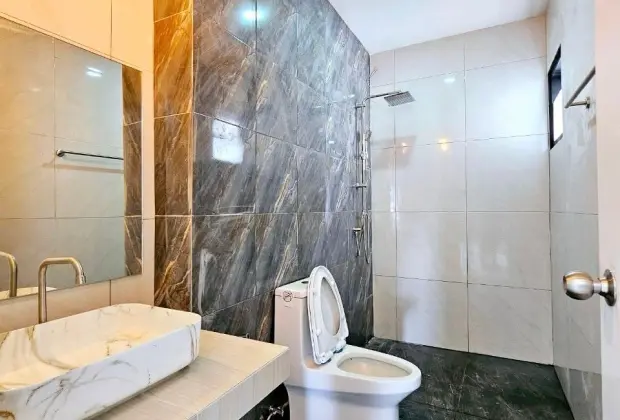 Comfortable Bathroom at Sarayah Phuket Villa